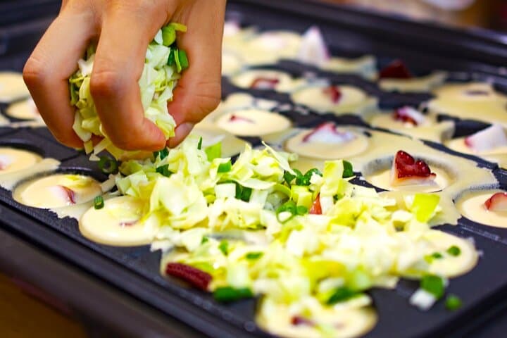 Takoyaki making experience ~Japan's popular street food~