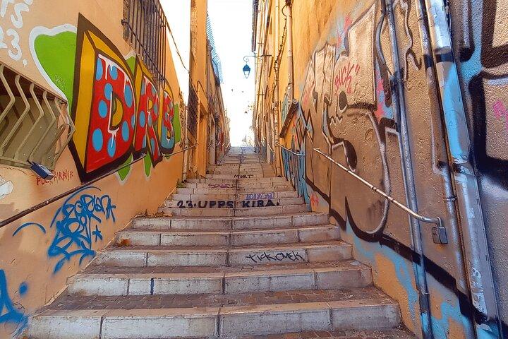 Marseille Guided Tour for 2.5 Hours with a Bilingual Local Guide