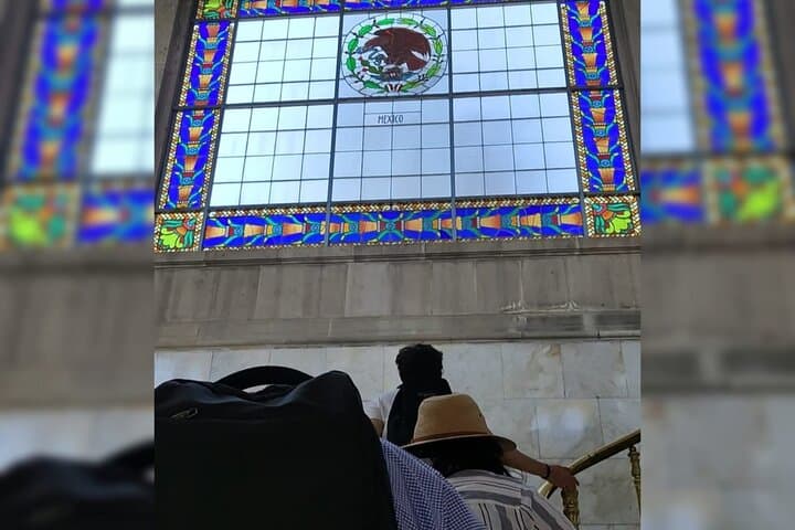 Private and Guided Tour to Chapultepec Castle with Transportation