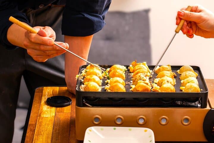 Takoyaki making experience ~Japan's popular street food~