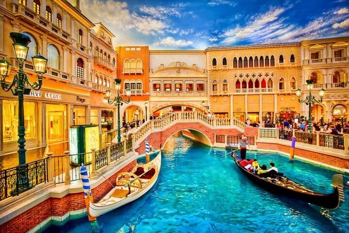 Las Vegas City Tour with Hotel Pick Up