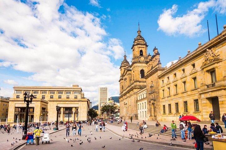 La Candelaria, Museums and Historic Center: Bogotá City Tour
