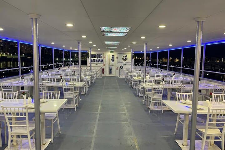 Dubai Luxury Dhow Cruise Dinner Marina (Multicuisine Buffet)