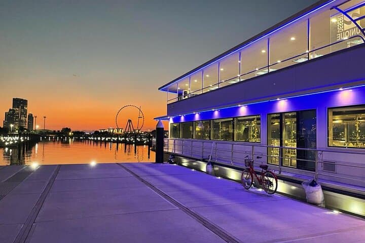 Dubai Luxury Dhow Cruise Dinner Marina (Multicuisine Buffet)