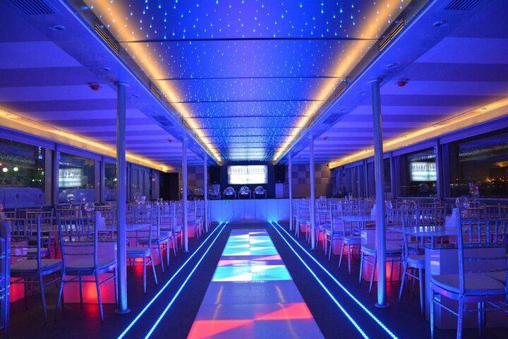 Dubai Luxury Dhow Cruise Dinner Marina (Multicuisine Buffet)