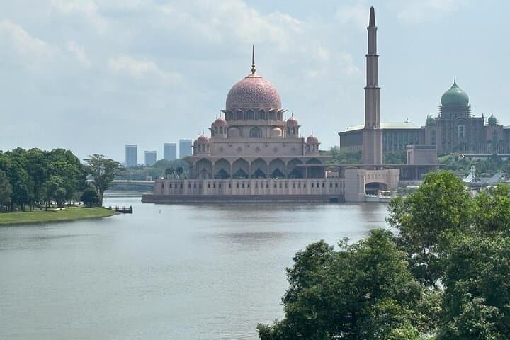 Batu Caves & Putrajaya City Tour