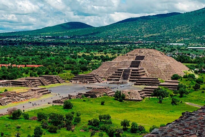 Teotihuacan Tour + Basilica of Guadalupe Without Skipping stops