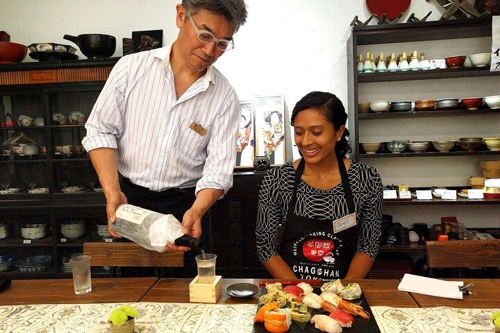 Tokyo Fish Market Tour & Sushi Making near Adachi with Masahito