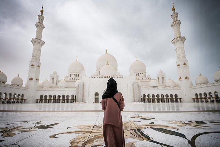 Private Abu Dhabi City Tour with BAPS Temple Visit