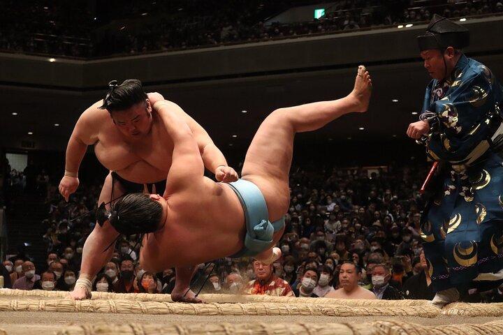 Nagoya Grand Sumo Tournament Viewing Tour with Tickets