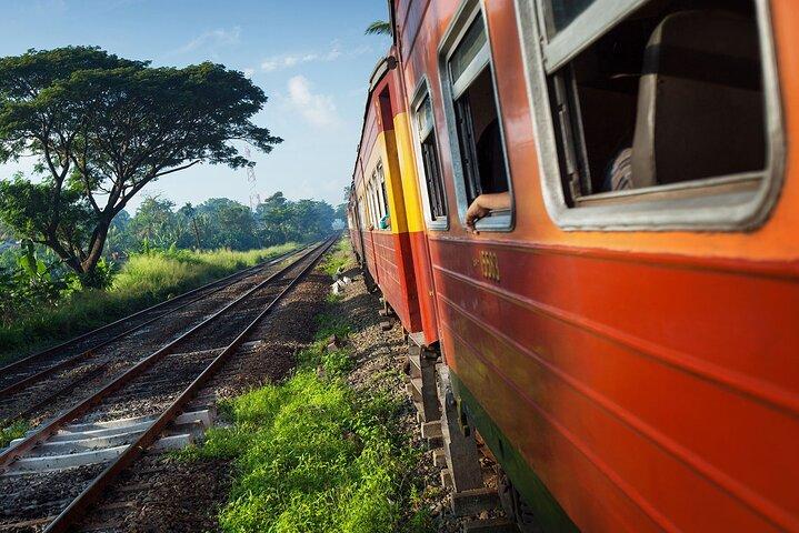 First Class Scenic Train Ticket From Kandy To Ella