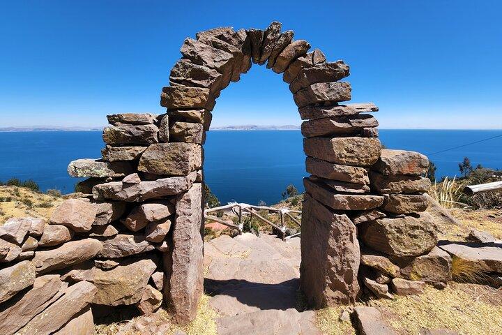 One-day tour of the Uros and Taquile Islands of Lake Titicaca