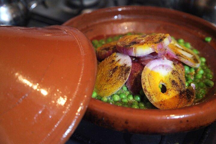 Local Culinary Experience Cooking Henna and Traditional Dress