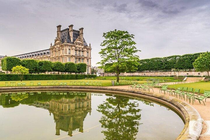 Notre Dame Outdoor and City Center of Paris with Local Guide