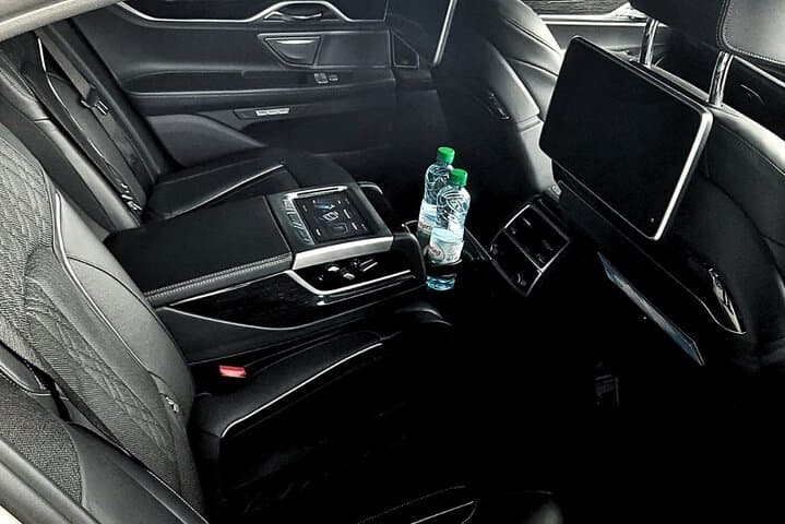 Amsterdam Airport & Non-Airport Private Transfer to City Center