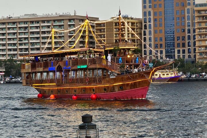Dubai : Private layover airport transit/stopover tour.