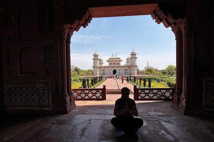 From Jaipur: Taj Mahal & Agra Tour with Transfer to Delhi by Car