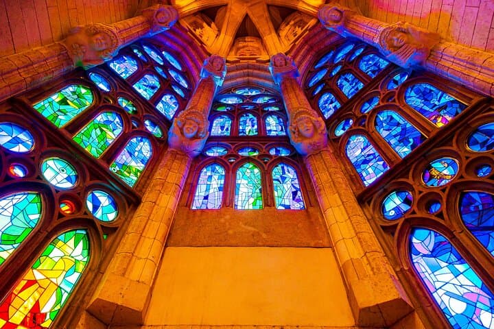 Barcelona: Sagrada Familia: Priority Access & Guided Tour