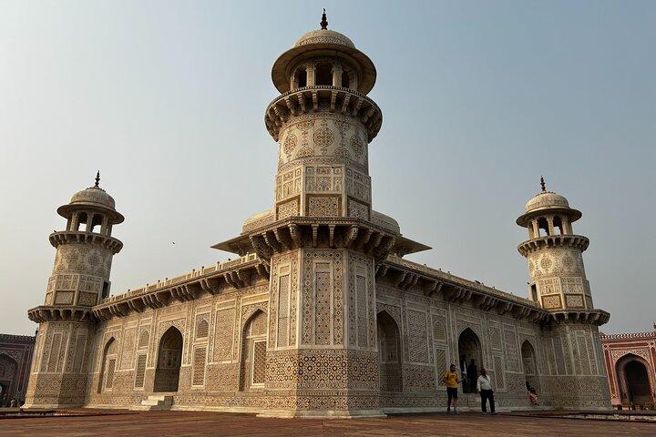 Sunrise Taj Mahal and Agra Tour - From Delhi