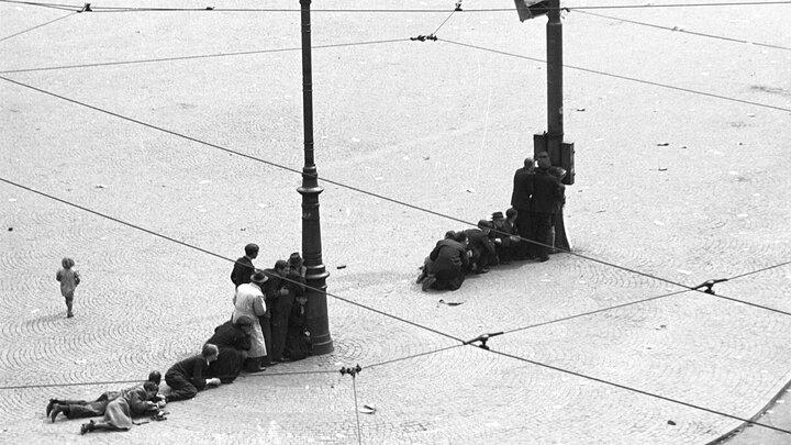 The Anne Frank Tour (Jewish Neighborhood & Amsterdam during WWII)