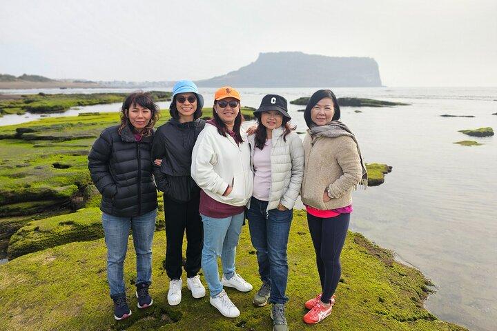 Private Jeju Customized Tour with Local Guide Mr.LEE Hong-min