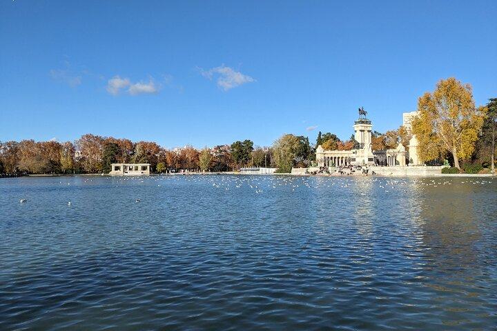 A Self-Guided Tour of El Retiro Park’s Rise, Ruin and Redemption