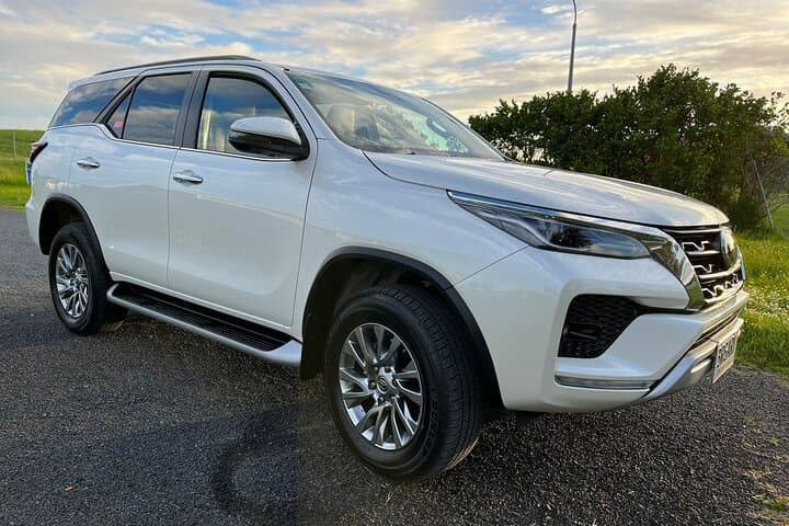 Direct & Quick Auckland Airport Transfer to/from Hotel in SUV