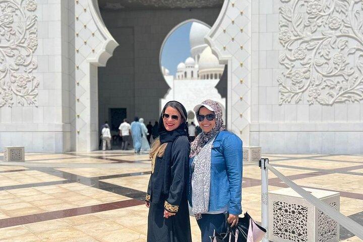 Abu Dhabi Grand Mosque Visit: A Dubai to Abu Dhabi Cultural Tour