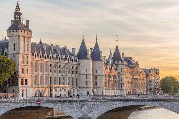 Paris Highlights Private Tour by Car – With Expert Driver-Guide