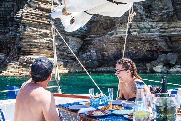 Ibiza: Private Sailboat with Tapas, Open Bar & Music
