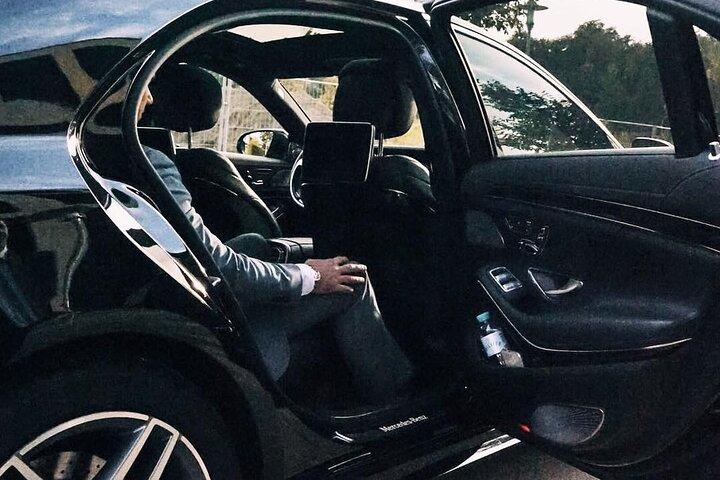 Departure Transfer: Hamburg to Airport HAM by Business Car