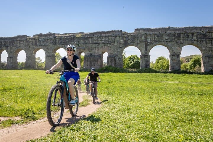 Appian Way & Aqueducts small group e-bike tour(catacombs & food)
