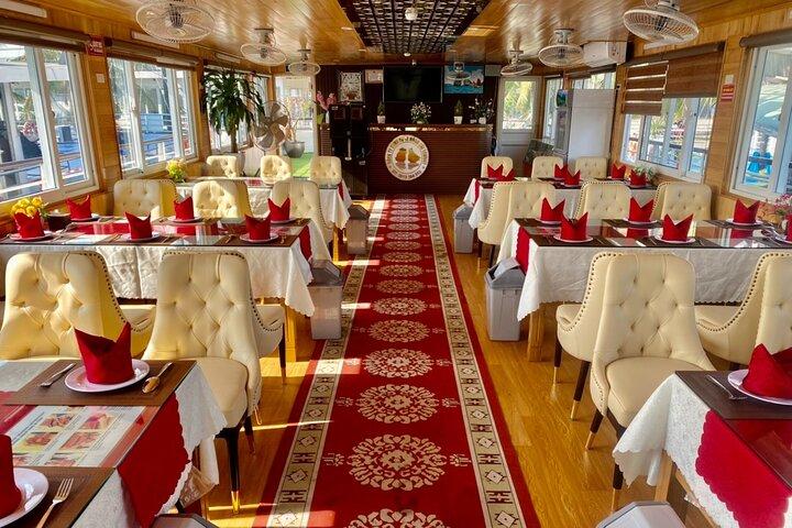 Halong Bay Full-day Cruise with Kayaking from Hanoi