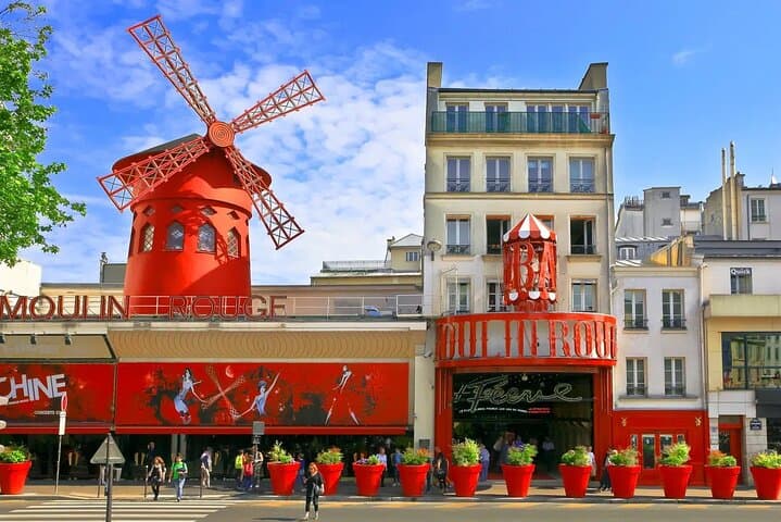Montmartre Small Group Walking Tour