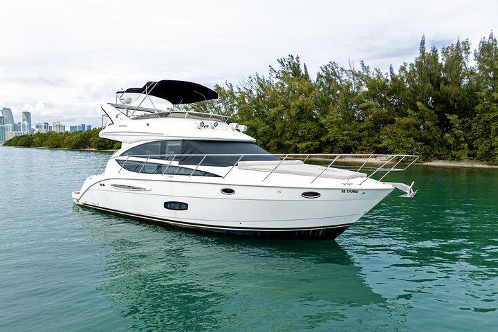 42 to 46 Ft Private Yacht Miami, rent for 2 or 4 hours, 13 ppl