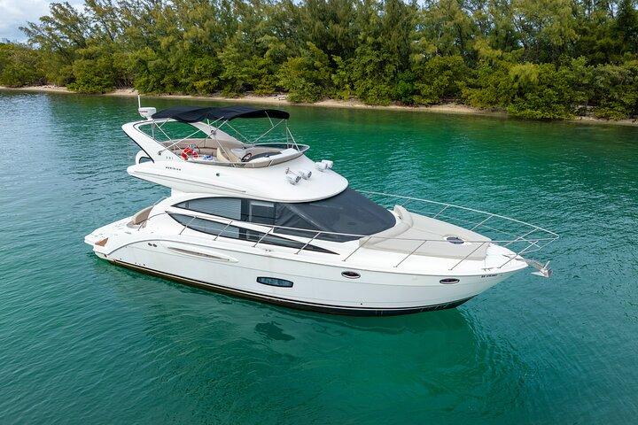 42 to 46 Ft Private Yacht Miami, rent for 2 or 4 hours, 13 ppl