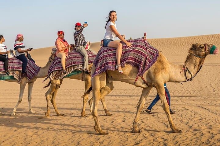 Dubai Desert Safari Evening Tour – BBQ Dinner & Live Shows
