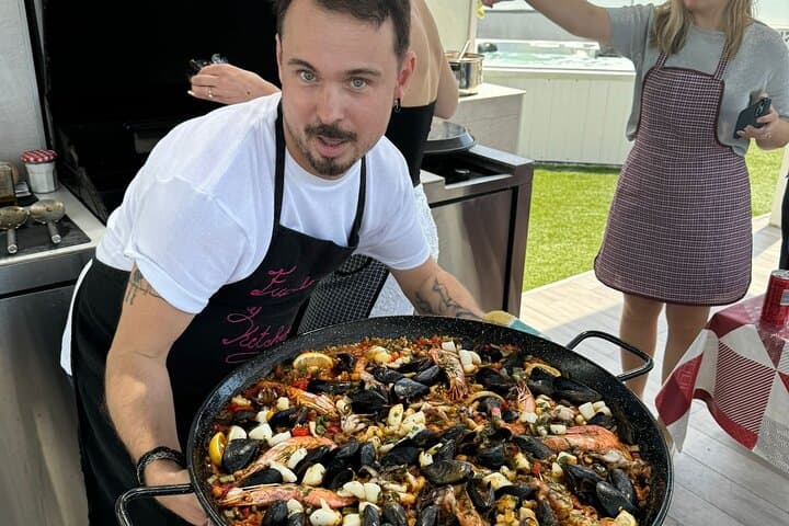 Paella Private Cooking Class in Sitges