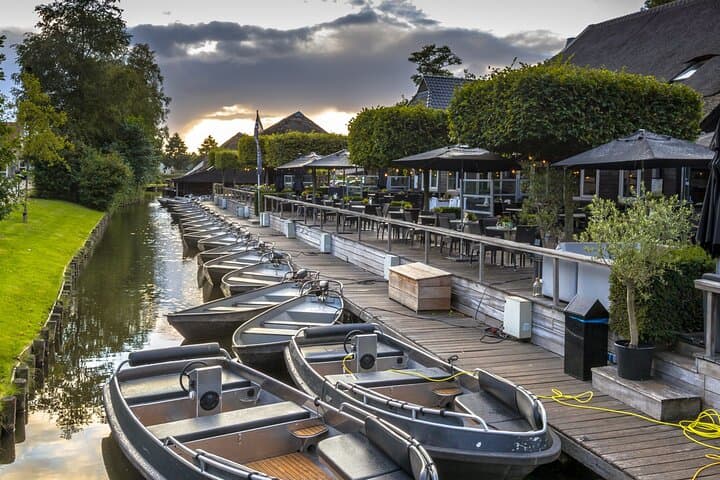 Private Giethoorn Tour from Amsterdam (Venice of Netherlands)