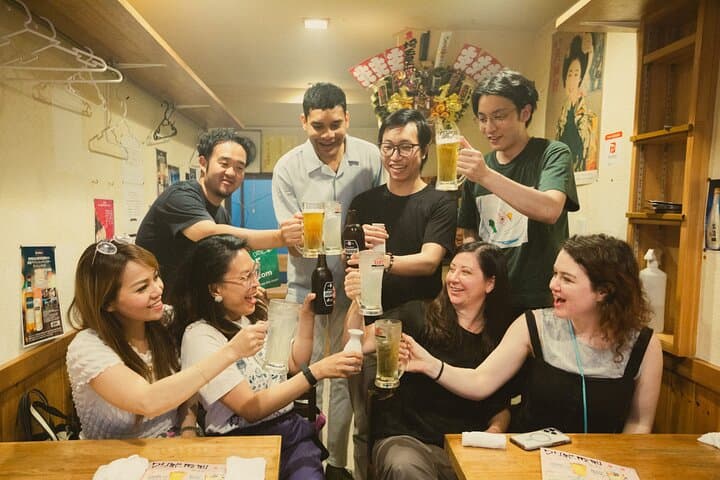Shinjuku Izakaya and Golden Gai Bar Hopping Tour