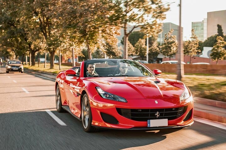 20-min Barceloneta & The Beach Supercar City Tour