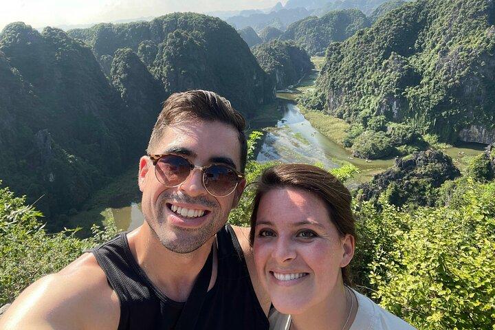 Ninh Binh Small Group of 9 Guided Tour to Mua Cave Tam Coc Hoa Lu