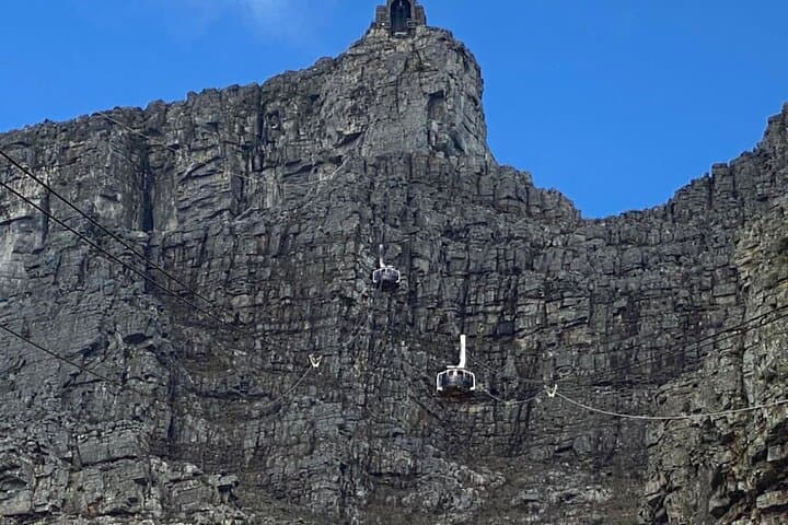 7-Hour Private Guided Tour in Table Mountain and Robben Island