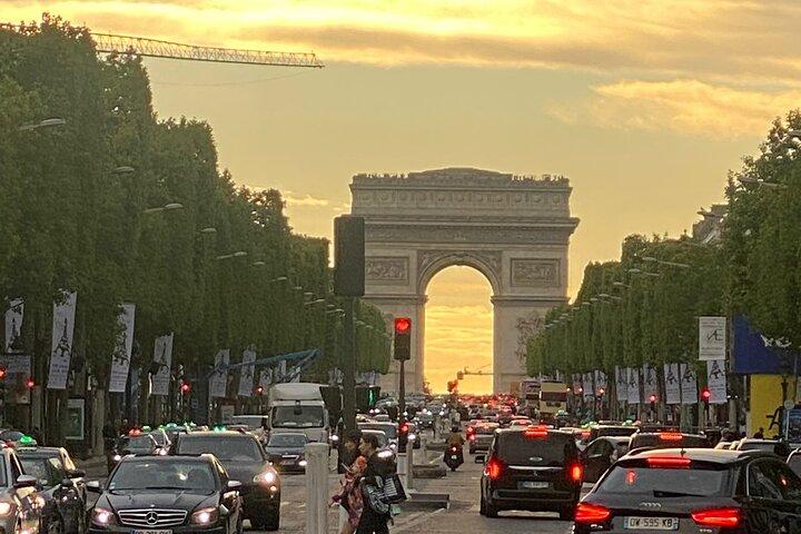 Private electric bike across the wonders of Paris