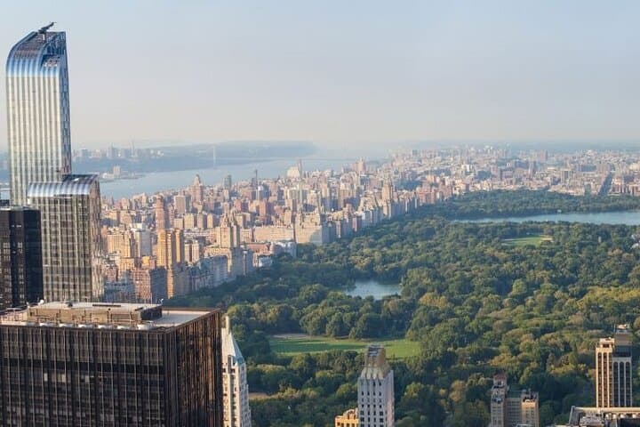 Over 30 NYC Sights in One Tour - Kids Join Free!