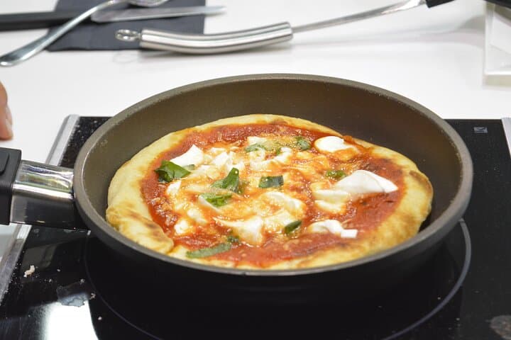 Homemade Pizza Class in Napoli
