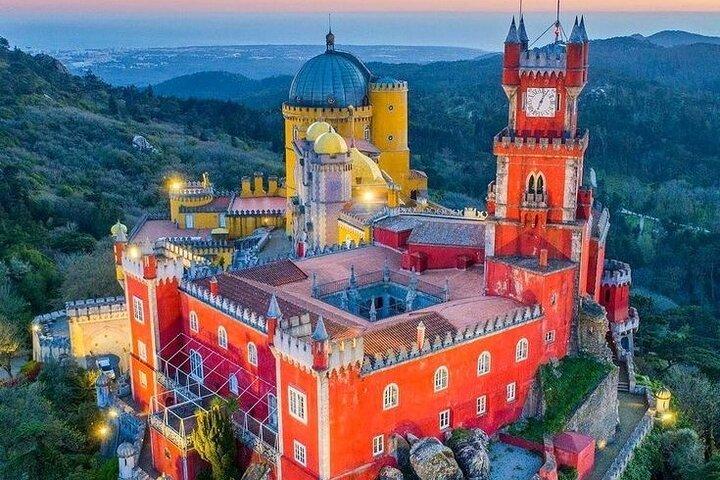 Sintra 1/2 day tour + Pena Palce + 2 gifts (inc. tickets)