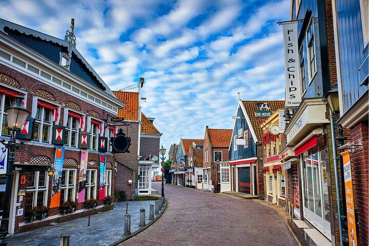 Zaanse Schans and Windmill Villages Guided Tour with Boat Ride
