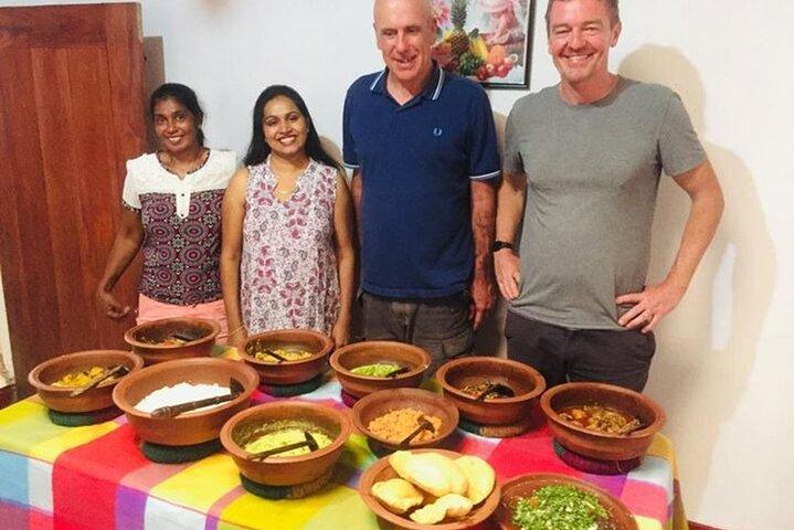 Authentic Sri Lankan Cooking Class in Kandy with Local Family