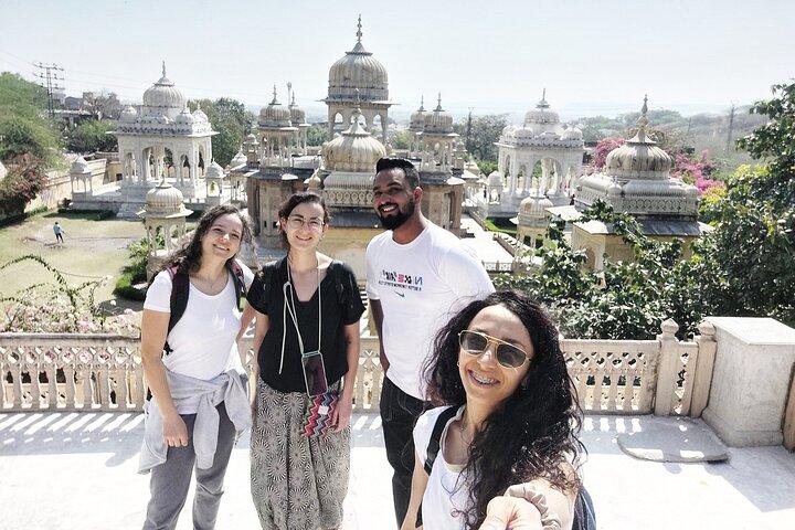 Jaipur Tuk Tuk Sightseeing Tour with Monkey Temple Sunset View